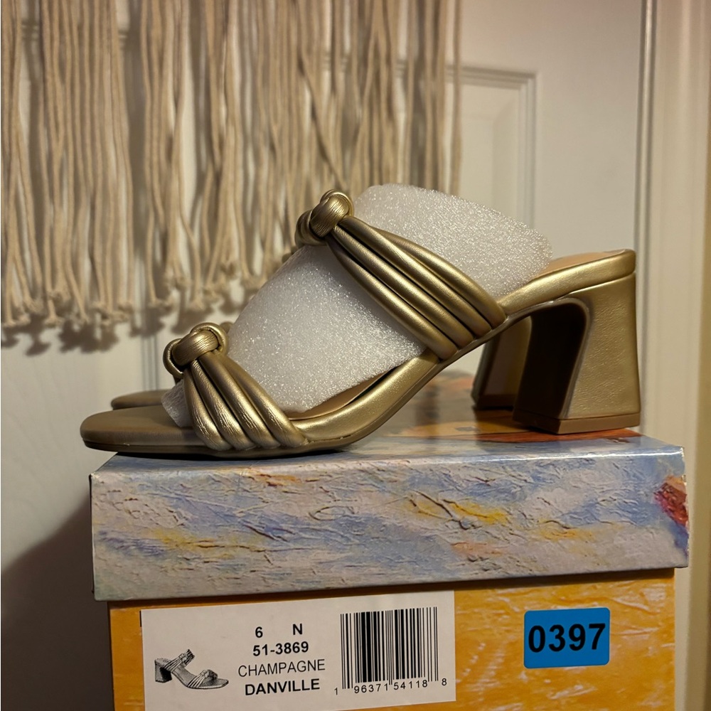 Anvil Gold Heeled Shoes with Chunky Block Heel